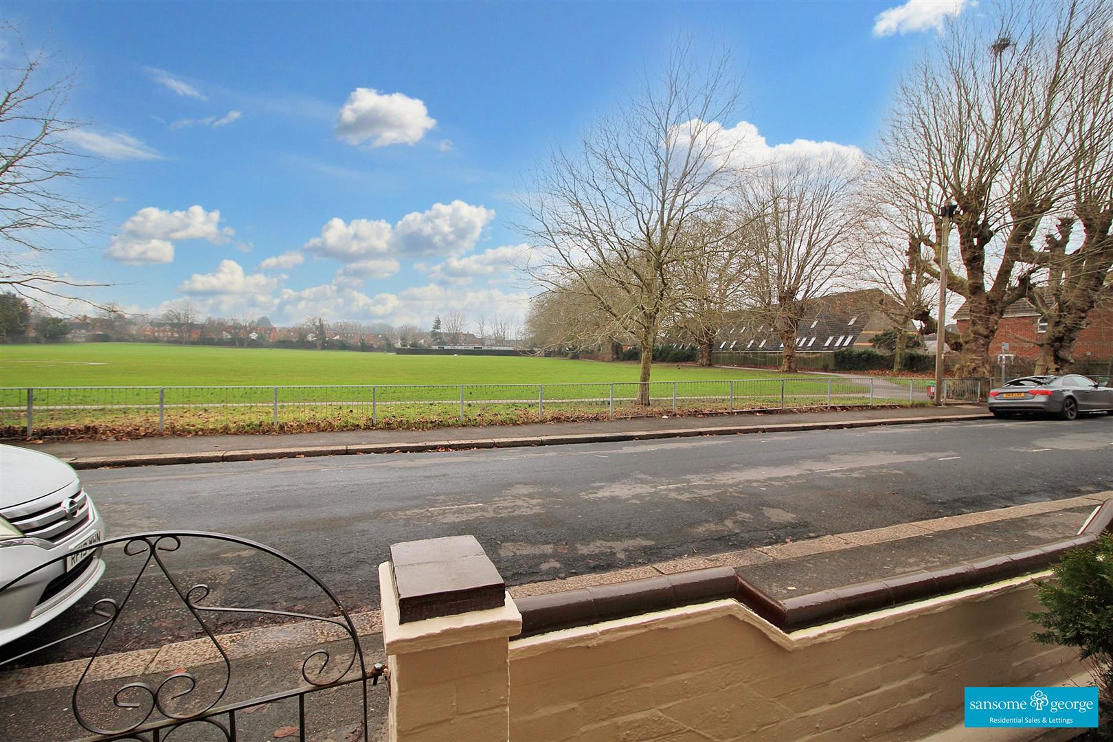 5 bed property in Kensington Road, Reading